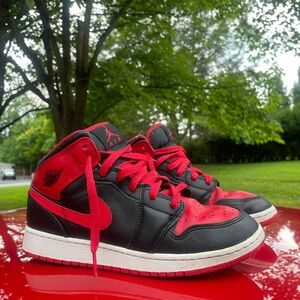 Nike Air Jordan size 7 Y Mid Red and Black OGs